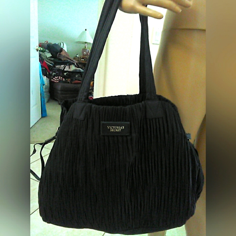 Bnwot Victoria's Secret Black Textured Shoulder Bag Large Side Pulls Beauty